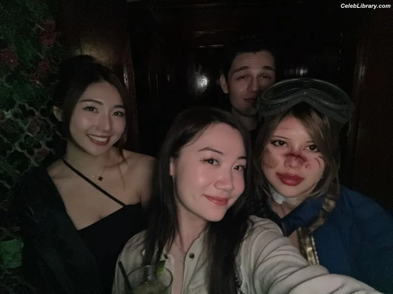 xChocobars photo 6 of 762