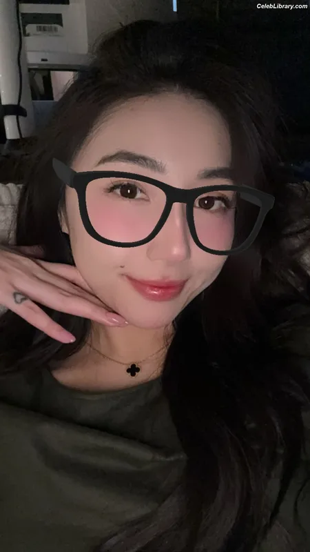 xChocobars photo 11 of 762