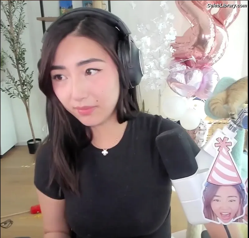 xChocobars photo 2 of 762