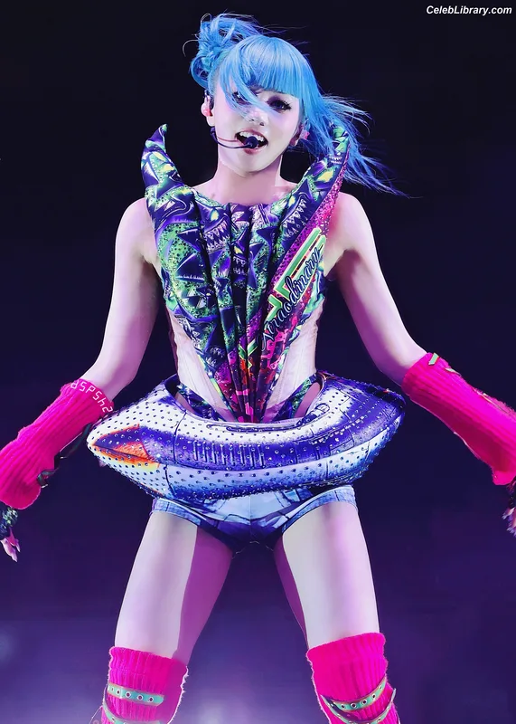 XG (Kpop) photo 9 of 3042