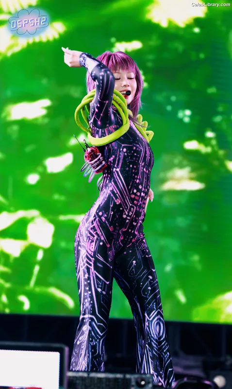 XG (Kpop) photo 1 of 3042
