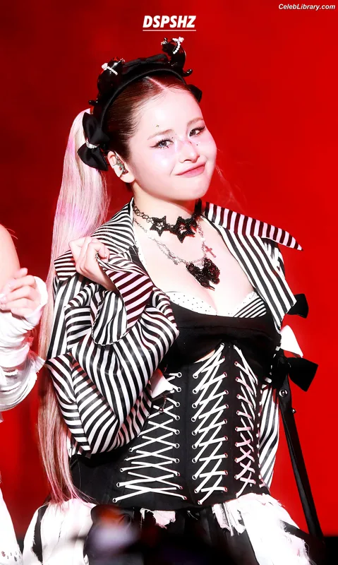 XG (Kpop) photo 24 of 3042