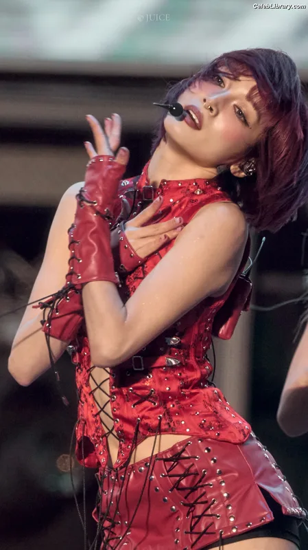 XG (Kpop) photo 4 of 3042