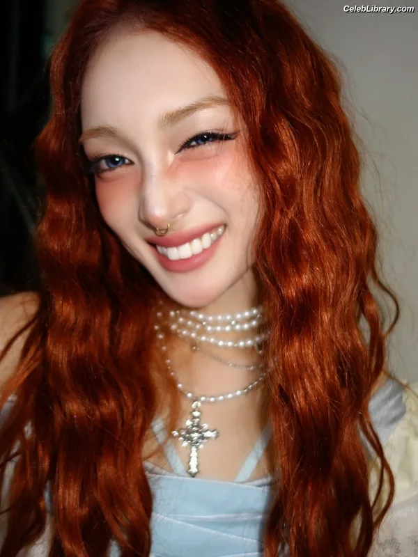 XG (Kpop) photo 1 of 3042