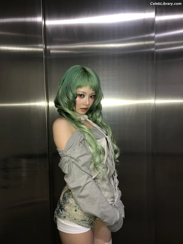 XG (Kpop) photo 9 of 3042