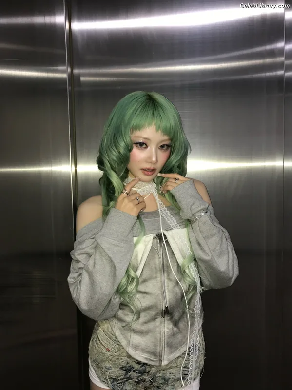 XG (Kpop) photo 10 of 3042