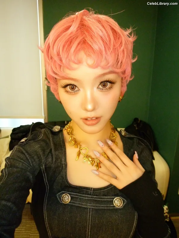 XG (Kpop) photo 17 of 3042