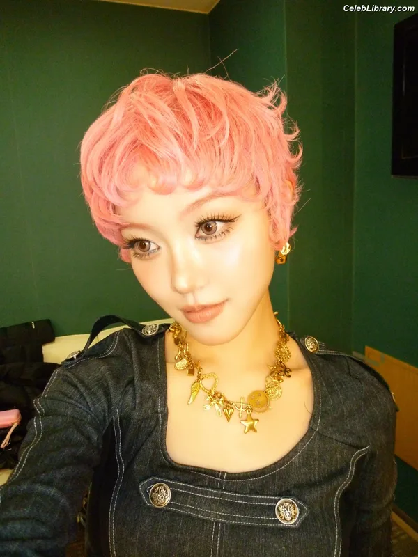 XG (Kpop) photo 18 of 3042