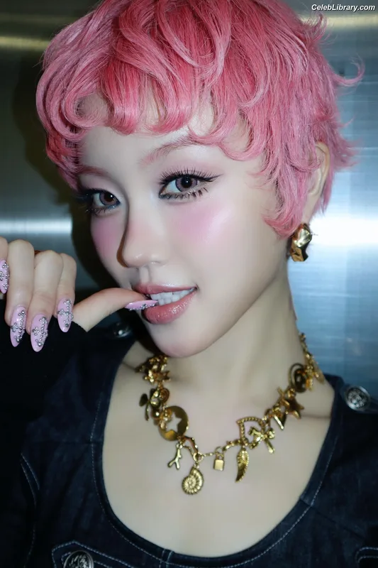 XG (Kpop) photo 20 of 3042