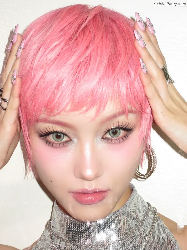 XG (Kpop) photo 2 of 3042