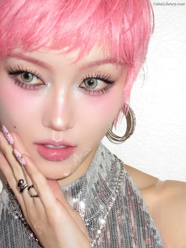XG (Kpop) photo 3 of 3042