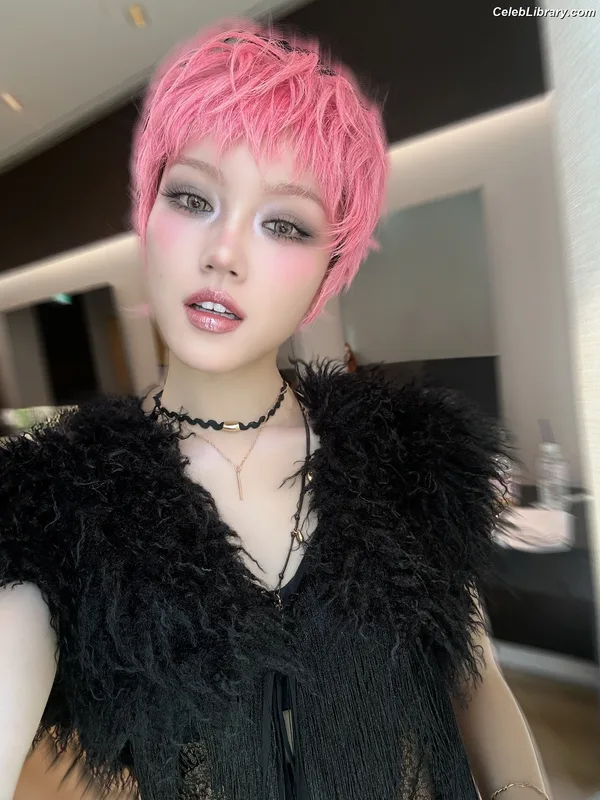 XG (Kpop) photo 5 of 3042