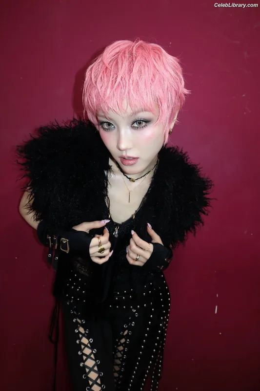 XG (Kpop) photo 9 of 3042