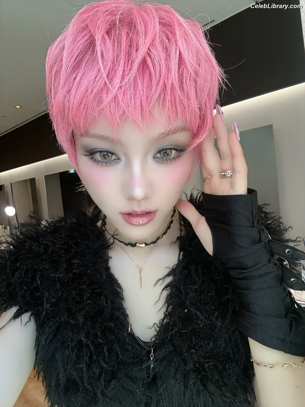 XG (Kpop) photo 10 of 3042