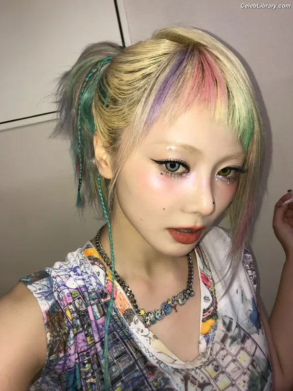 XG (Kpop) photo 1 of 3042