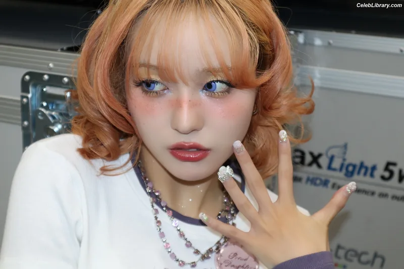 XG (Kpop) photo 15 of 3042