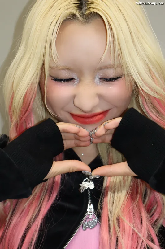 XG (Kpop) photo 18 of 3042