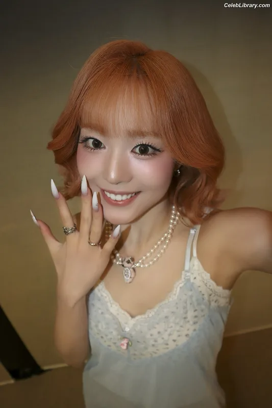 XG (Kpop) photo 4 of 3042