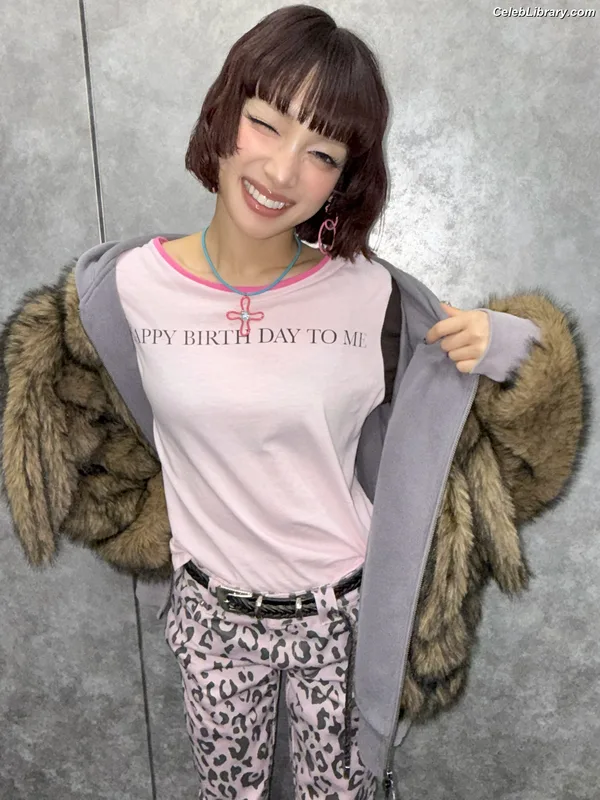 XG (Kpop) photo 1 of 3042