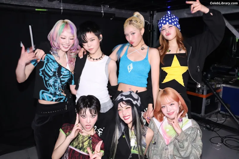 XG (Kpop) photo 1 of 3042