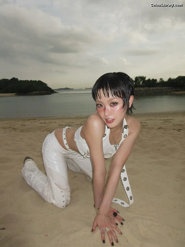 XG (Kpop) photo 2 of 3042
