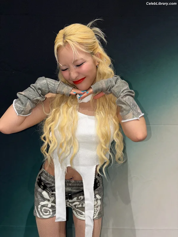 XG (Kpop) photo 5 of 3042