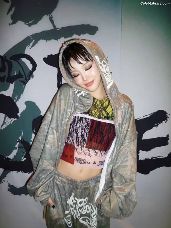 XG (Kpop) photo 10 of 3042