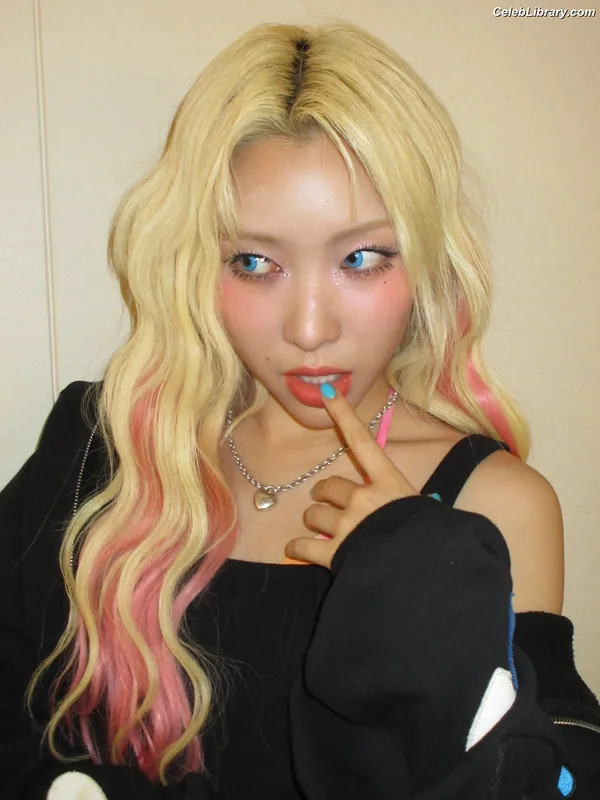 XG (Kpop) photo 4 of 3042