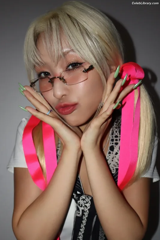 XG (Kpop) photo 2 of 3042