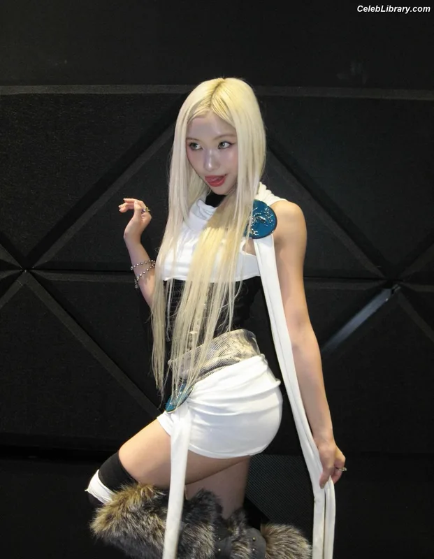 XG (Kpop) photo 21 of 3042