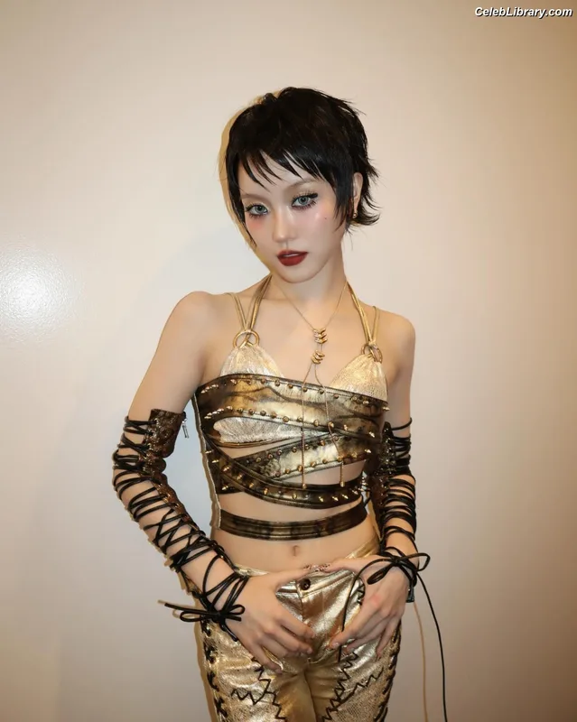 XG (Kpop) photo 2 of 3042