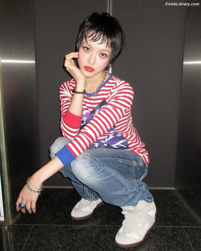 XG (Kpop) photo 4 of 3042