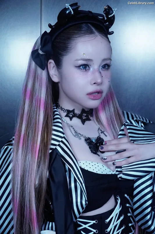 XG (Kpop) photo 8 of 3042