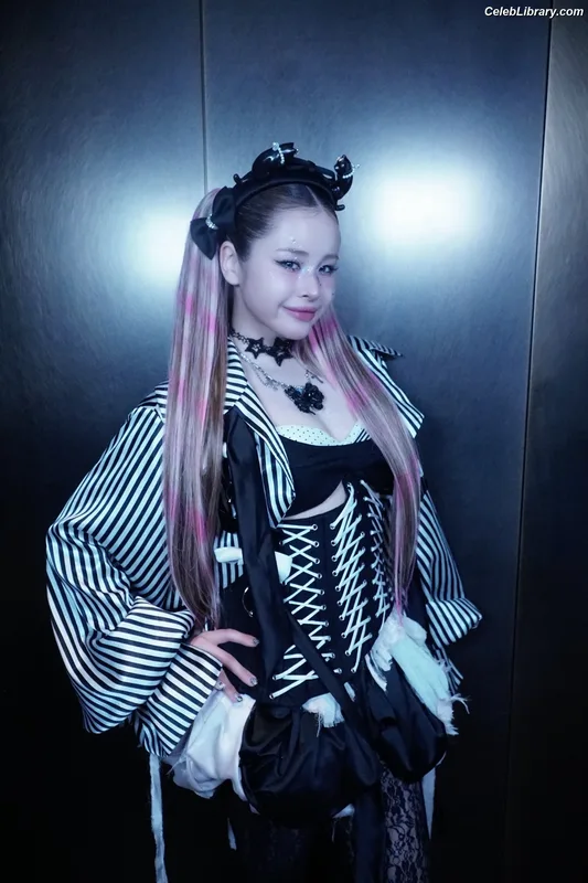 XG (Kpop) photo 9 of 3042