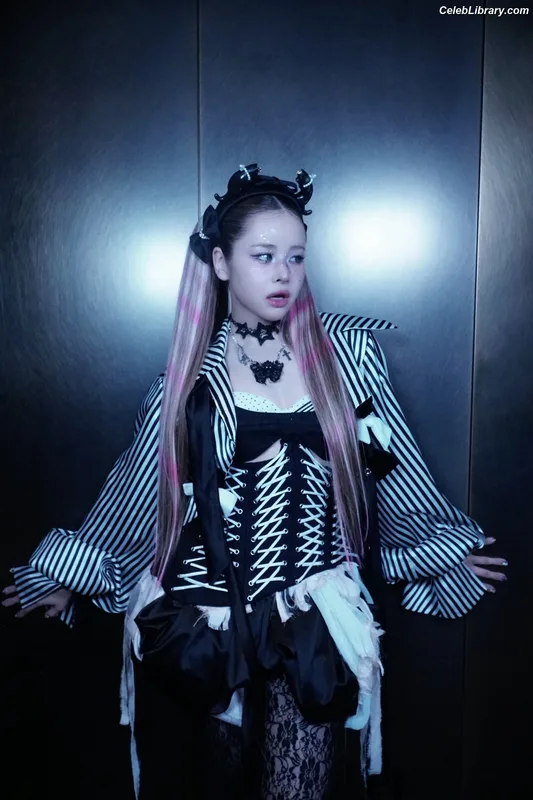 XG (Kpop) photo 12 of 3042