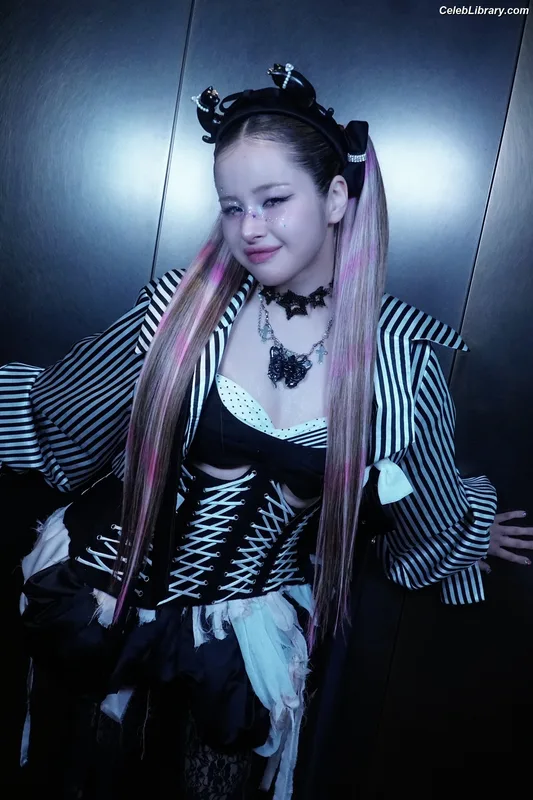 XG (Kpop) photo 13 of 3042