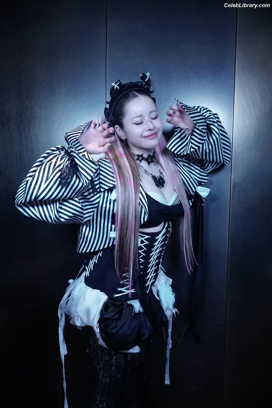 XG (Kpop) photo 17 of 3042