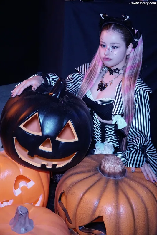 XG (Kpop) photo 22 of 3042