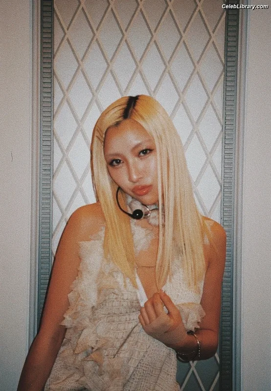 XG (Kpop) photo 3 of 3042