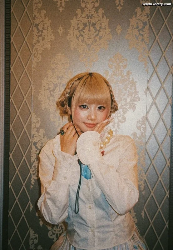 XG (Kpop) photo 4 of 3042