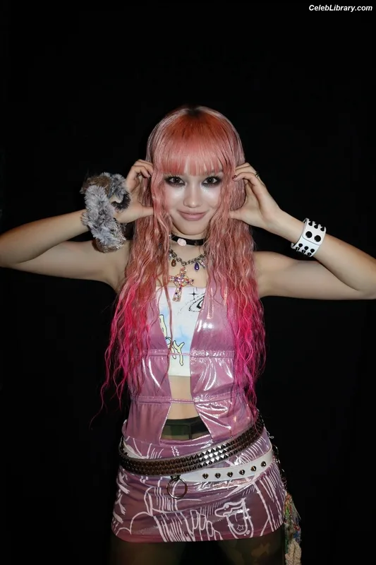 XG (Kpop) photo 12 of 3042