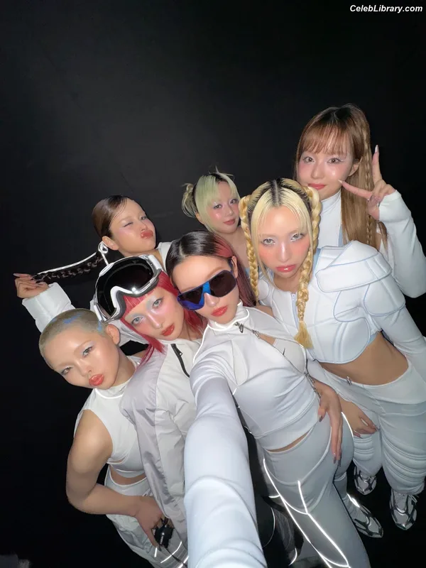 XG (Kpop) photo 2 of 3042