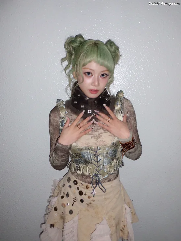 XG (Kpop) photo 1 of 3042