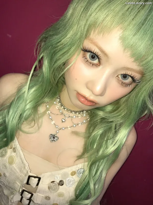 XG (Kpop) photo 3 of 3042