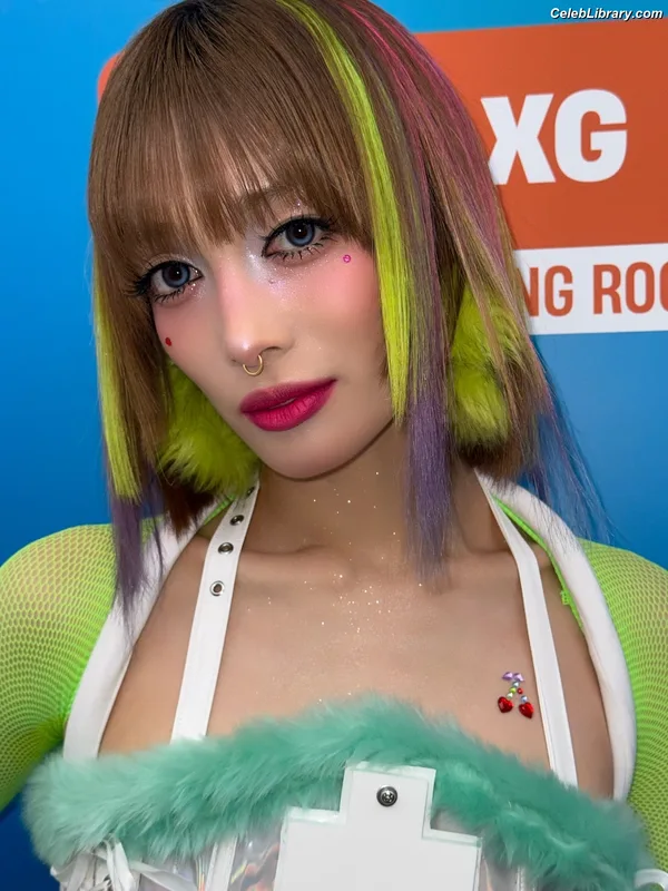 XG (Kpop) photo 1 of 3042