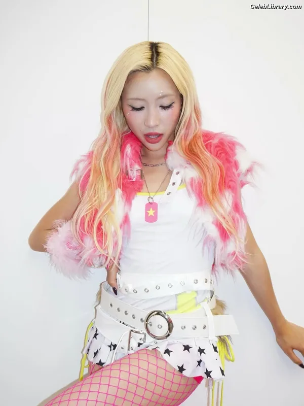 XG (Kpop) photo 9 of 3042