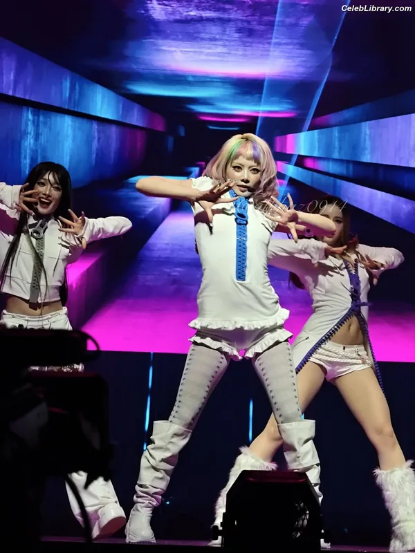 XG (Kpop) photo 24 of 3042