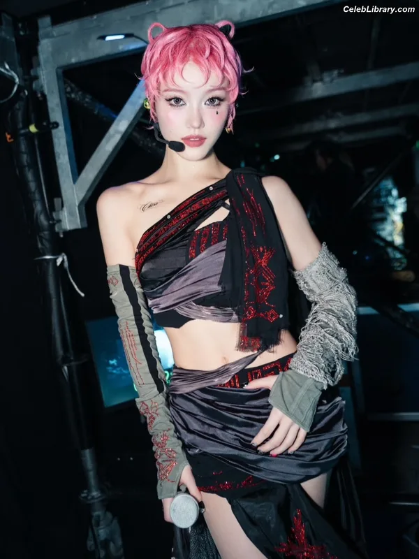 XG (Kpop) photo 9 of 3042
