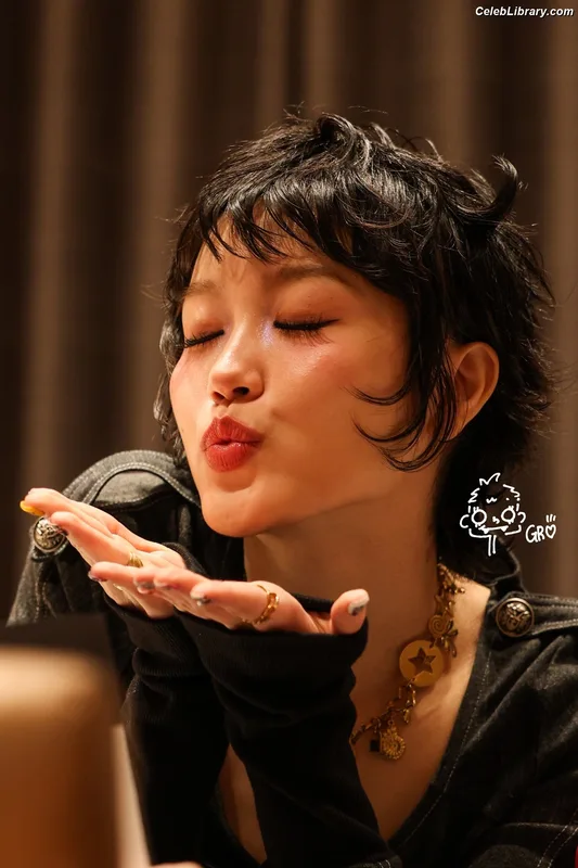 XG (Kpop) photo 16 of 3042
