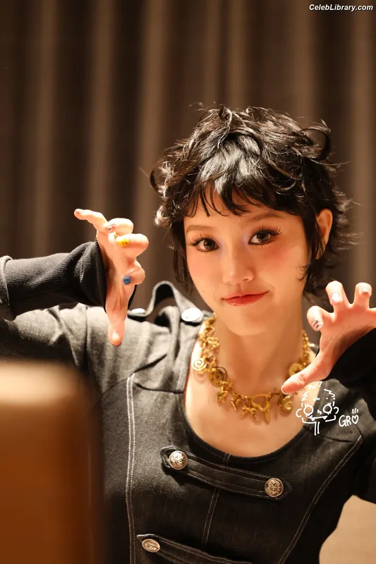 XG (Kpop) photo 17 of 3042